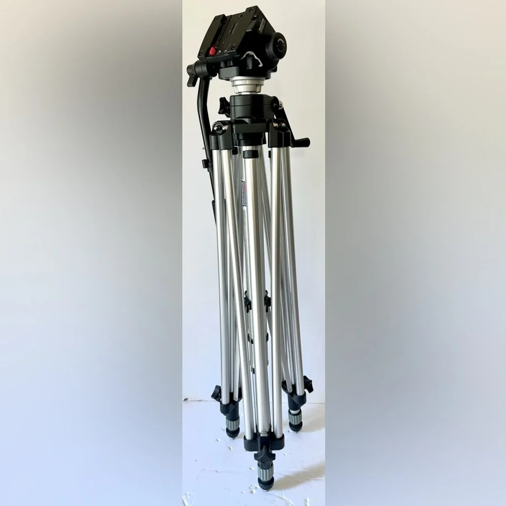 Manfrotto 3046 Bogen Camera Tripod w/ 3433(501) Pro Video Fluid Head SIDE CHIP!